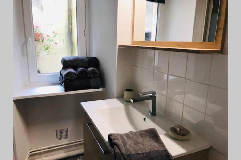 Au Coeur Du Vieux Bayeux, Logement De Charme Apartment Exterior photo