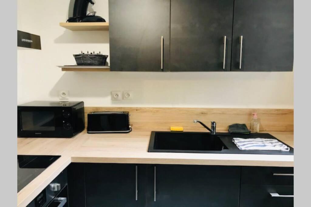 Au Coeur Du Vieux Bayeux, Logement De Charme Apartment Exterior photo